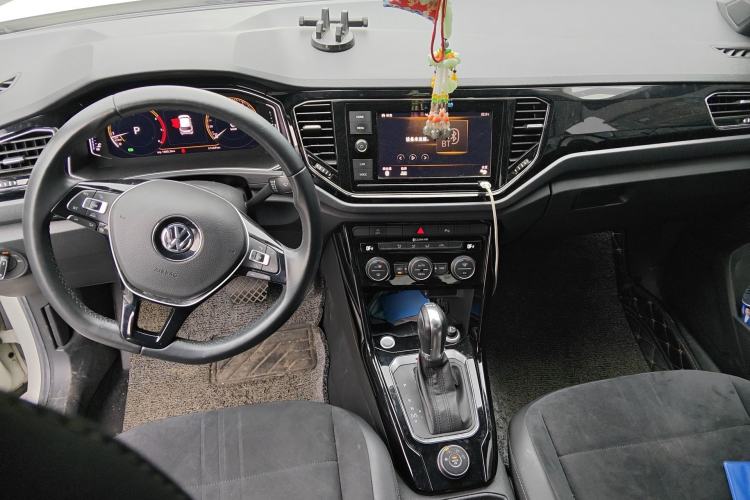 Used Volkswagen T-ROC 2019 280TSI DSG Two-Wheel-Drive Luxury Version China V Emission Standard Center Console