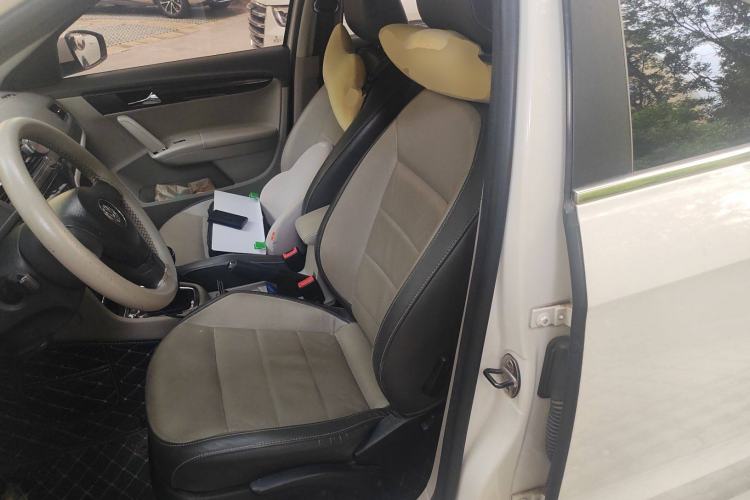 Used Volkswagen Gran Lavida 2013 1.6L Manual Comfort Model