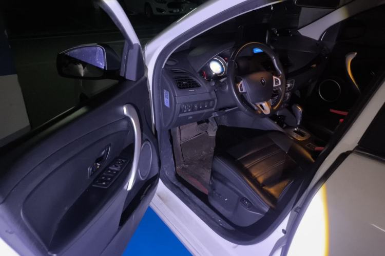 Used Renault Fluence 2015 2.0L Fashion Edition
