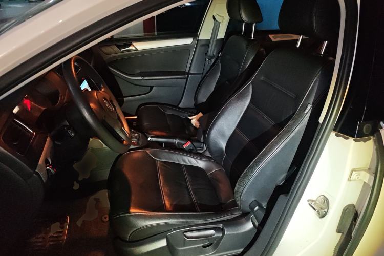 Used Volkswagen Sagitar 2012 1.6L Automatic Comfort Edition Left Front Seat