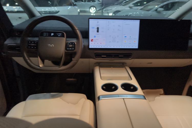 Used Li Auto MEGA 2024 Ultra Model
