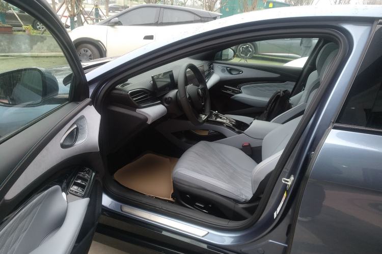 Used BYD Seal 2022 650 km All-Wheel-Drive Performance Version
