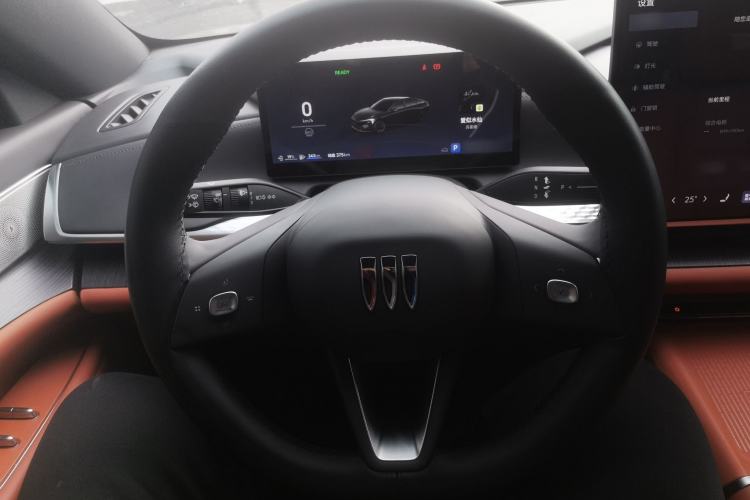 Used Buick L7 2025 Model Luxury Edition