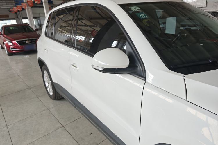 Used Volkswagen Tiguan 2015 1.8TSI Automatic Two-Wheel Drive Comfort Edition Exterior 2