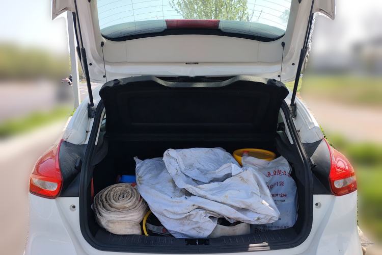 Used Ford Focus 2017 Hatchback 1.6L Manual Comfort Plus SmartDrive Edition Trunk