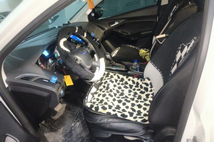 Used Ford Focus 2012 Sedan 1.6L Automatic Fashion Edition Left Front Seat