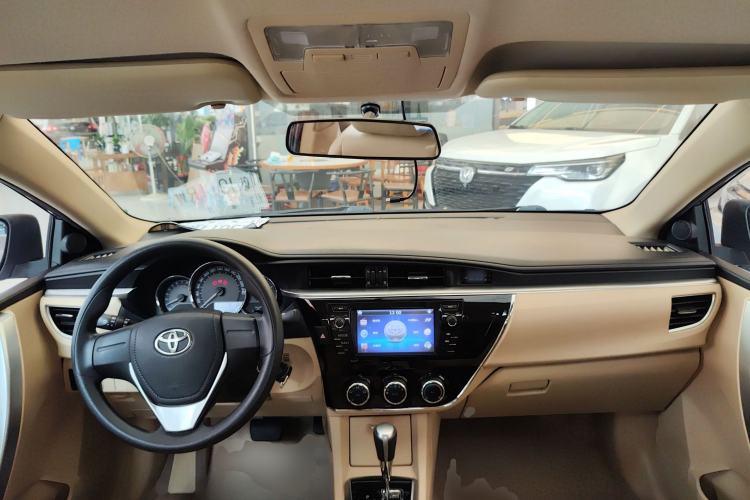 Used Toyota Corolla 2014 1.6L CVT GL Center Console