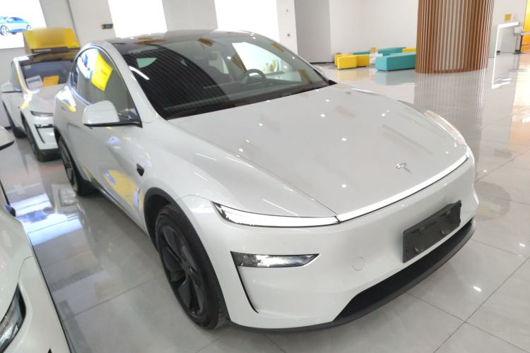 Used Tesla Model Y 2025 Updated Version Long-Range All-Wheel Drive Front Right 45 Deg