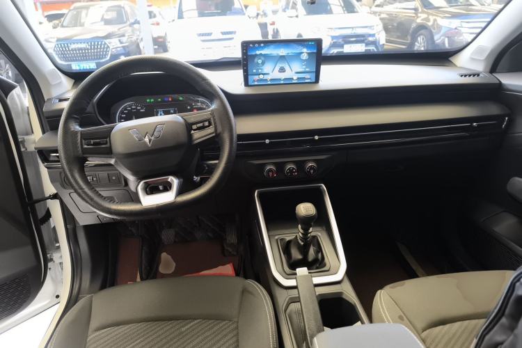 Used Wuling Alvez 2022 1.5L Manual Free-Style Model