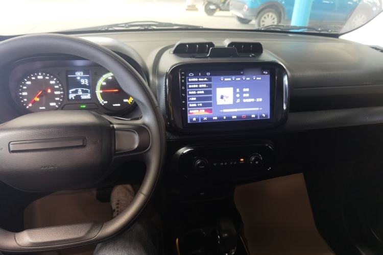 Used Roewe Clever 2022 311km QiQi BoBo Edition Center Console