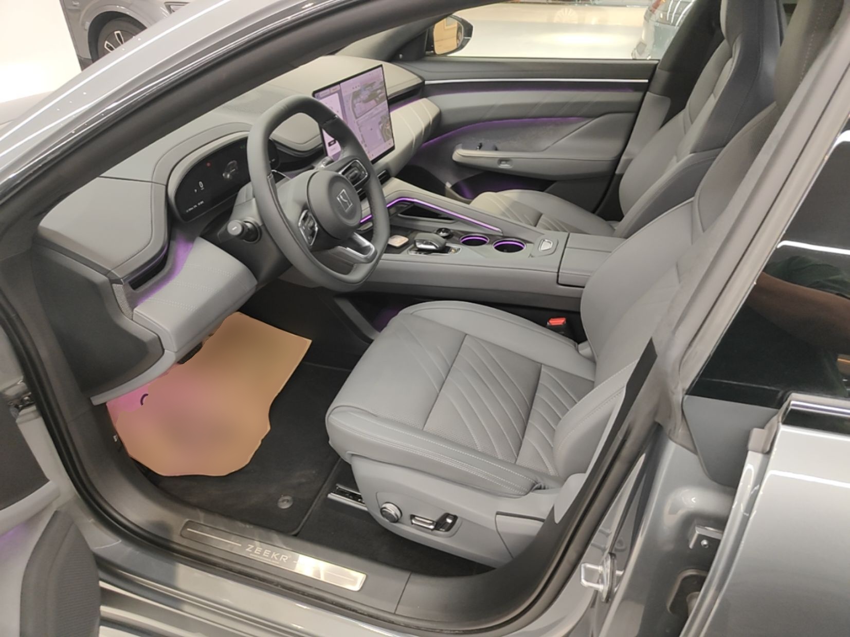 Zeekr 001 2025 YOU Edition 100 kWh All-Wheel Drive — снимка 17