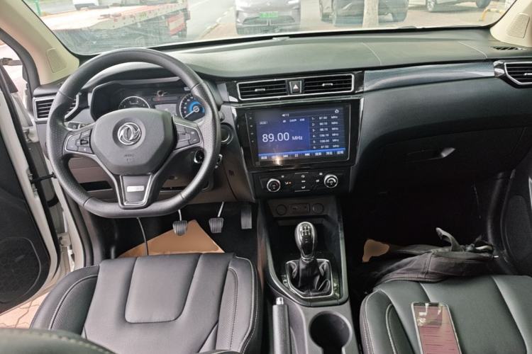 Used Dongfeng Fengon 580 2021 Revised ☆ Star Edition 1.8L Manual Elite Version Center Console