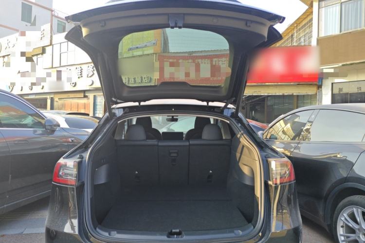 Used Tesla Model Y 2023 Long-Range All-Wheel-Drive Version