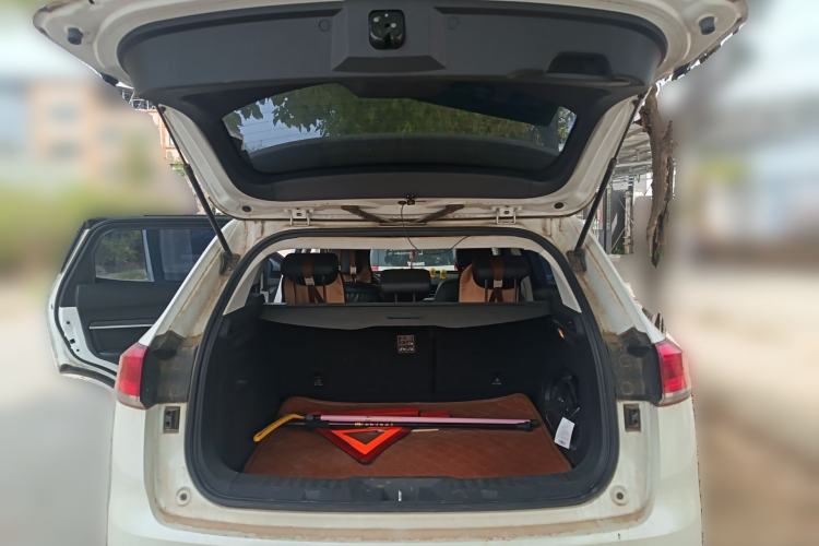 Used Haval H6 2017 Blue Label 1.3T Automatic Two-Wheel Drive ZhiShang Model Trunk