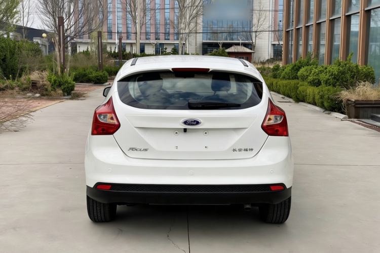 Used Ford Focus 2012 Hatchback 1.6L Manual Fashion Edition Exterior 5