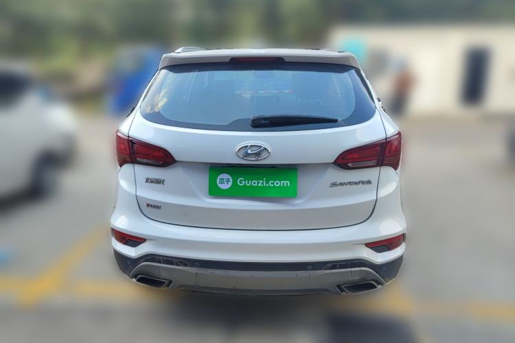 Used Hyundai Santa Fe 2017 2.0T Automatic Two-Wheel Drive Smart Version 7 Seats