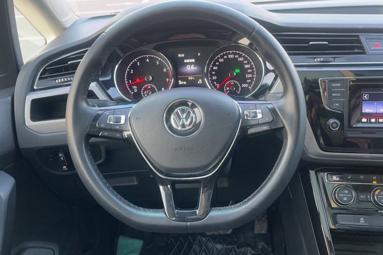 Used Volkswagen Touran 2016 Volkswagen Touran L 280TSI DSG Luxury Edition