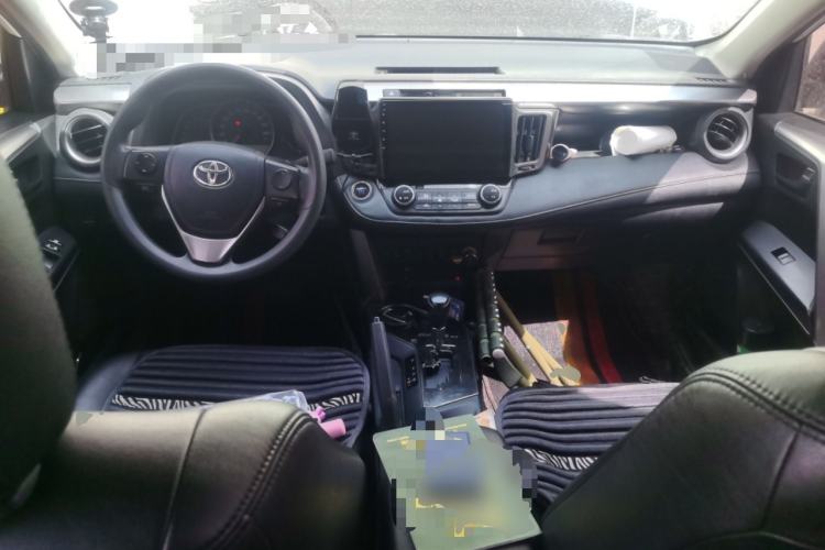 Used Toyota RAV4 2016 2.0L CVT Two-Wheel Drive Fashion Edition China V Standard Center Console