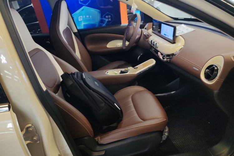 Used Wuling Bingo 2025 333 km Enjoyment Version Right Front Seat