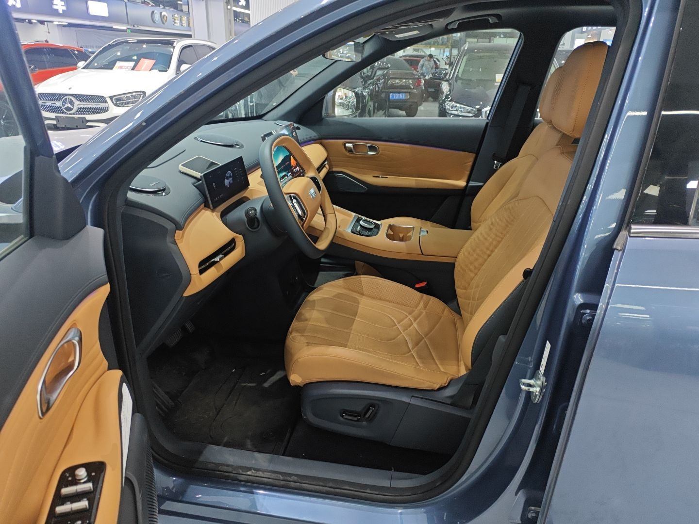 المقاعد الأمامية داخل السيارة