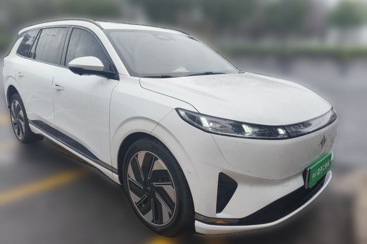 Used Dongfeng eπ eπ008 2025 210 Ultra LikeYi Edition 5-Seater Front Right 45 Deg