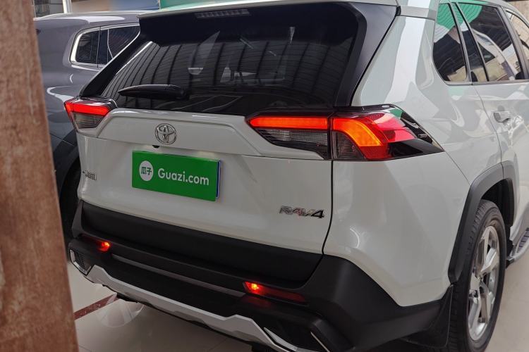 Used Toyota RAV4 2022 2.0L CVT Two-Wheel Drive Fashion Edition