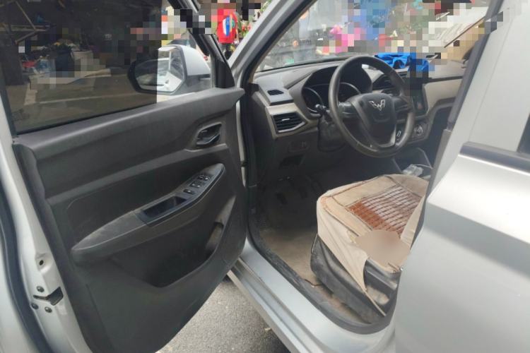 Used Wuling Hongguang 2019 1.5L S Standard Version China VI LAR
