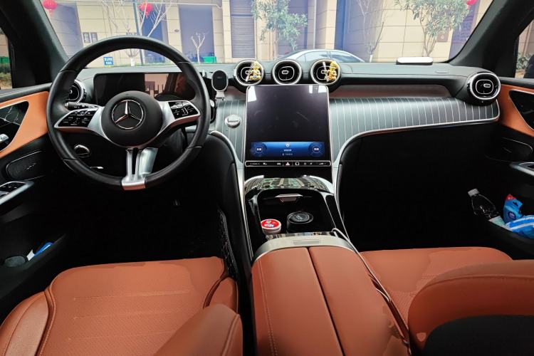 Used Mercedes-Benz GLC 2024 GLC 260 L 4MATIC Dynamic Edition 5-seater