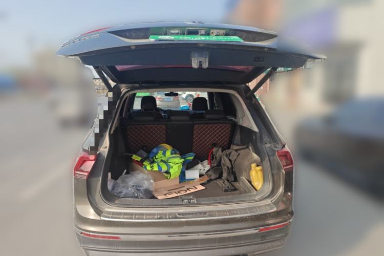 Used Volkswagen Tiguan L 2018 380TSI Automatic All-Wheel Drive Luxury Edition Trunk