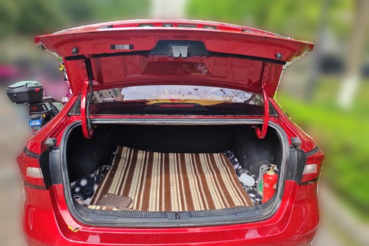 Used Roewe i5 2020 1.5L Automatic 4G Connect Luxury Flagship Edition Trunk