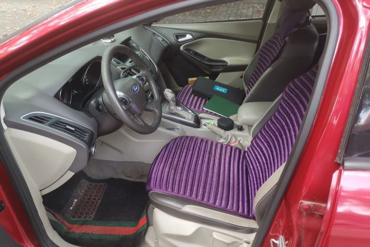 Used Ford Focus 2012 Sedan 1.6L Automatic Fashion Edition
