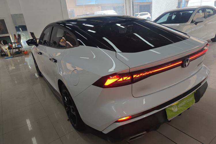 Used CHANGAN UNI-V 2024 1.5T Luxury Edition