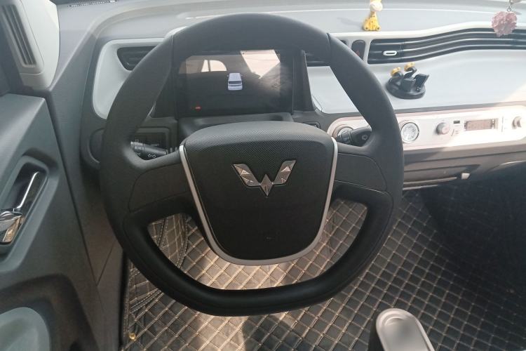 Used Wuling Hongguang MINIEV 2021 Macaron Premium Model – Lithium Iron Phosphate Steering Wheel