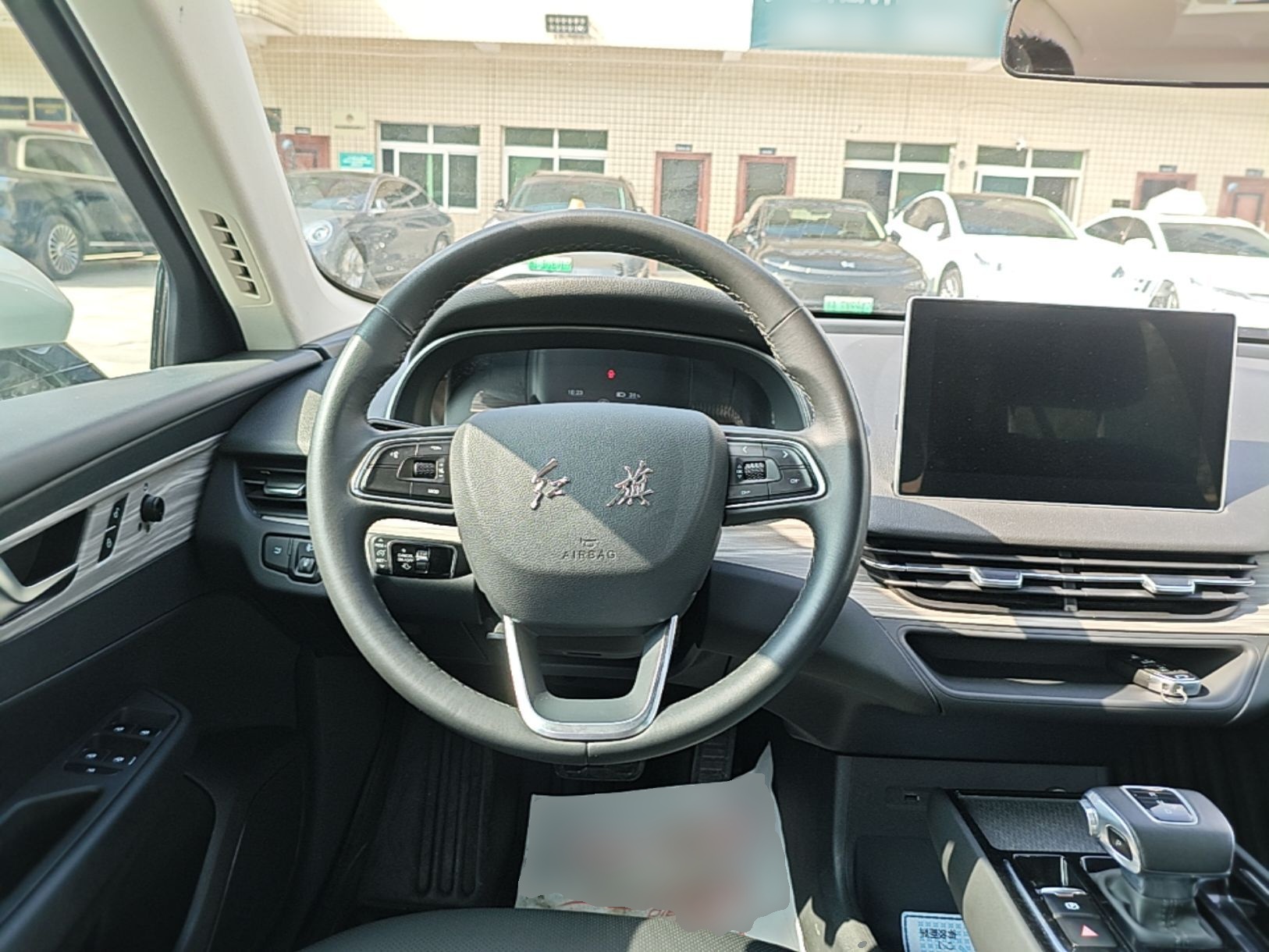 Hongqi E-QM5 2023 620km PLUS — снимка 13