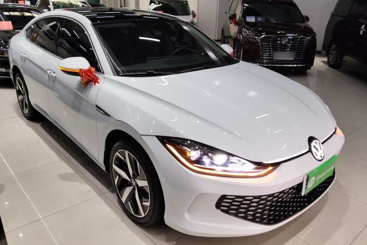 Used Volkswagen Lamando 2024 Lavida L 280TSI DSG Cool & Spicy Edition Front Right 45 Deg