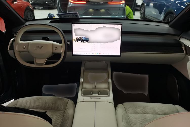 Used ONVO L60 2024 60 kWh Rear-Drive Version