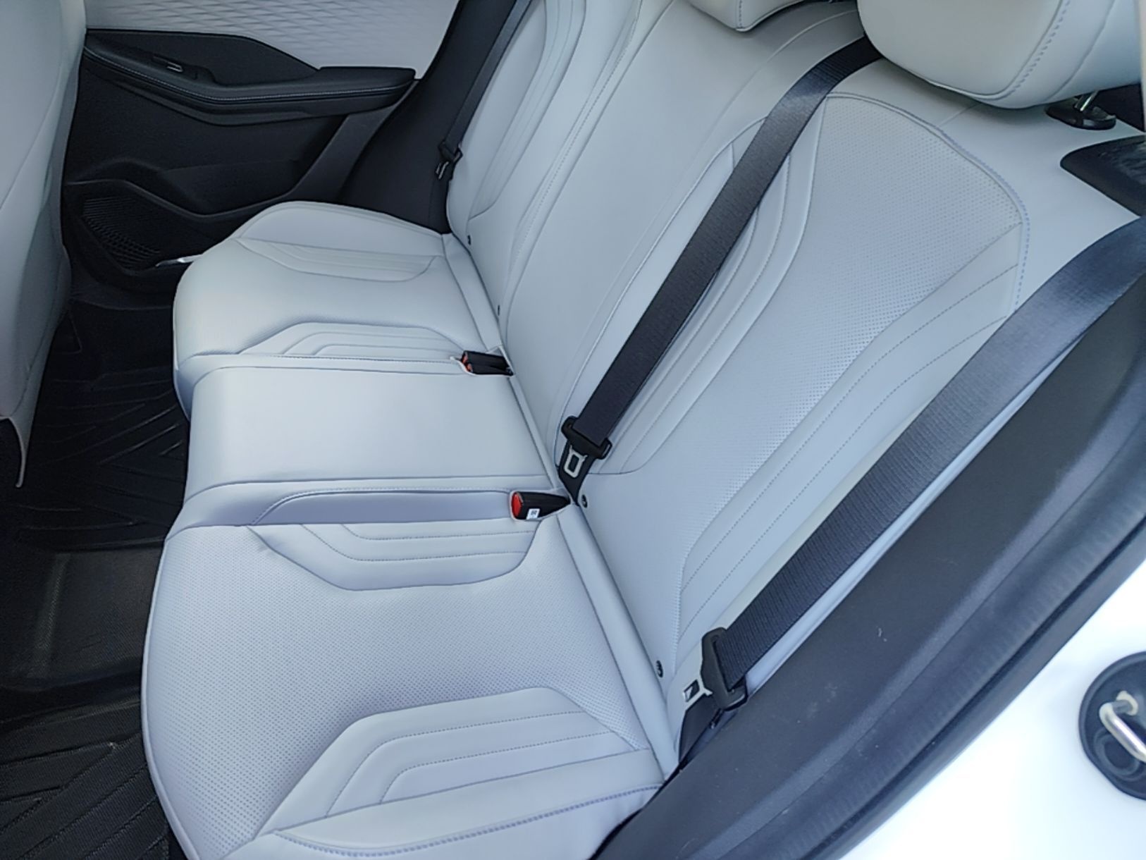 Geely Auto Coolray 2025 Bin Yue L 1.5T DCT Starlight Edition — снимка 20