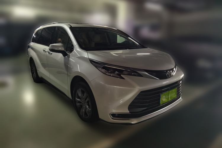 Used Toyota SIENNA 2026 Model 2.5L Dual-Engine Four-Wheel-Drive Premium Edition