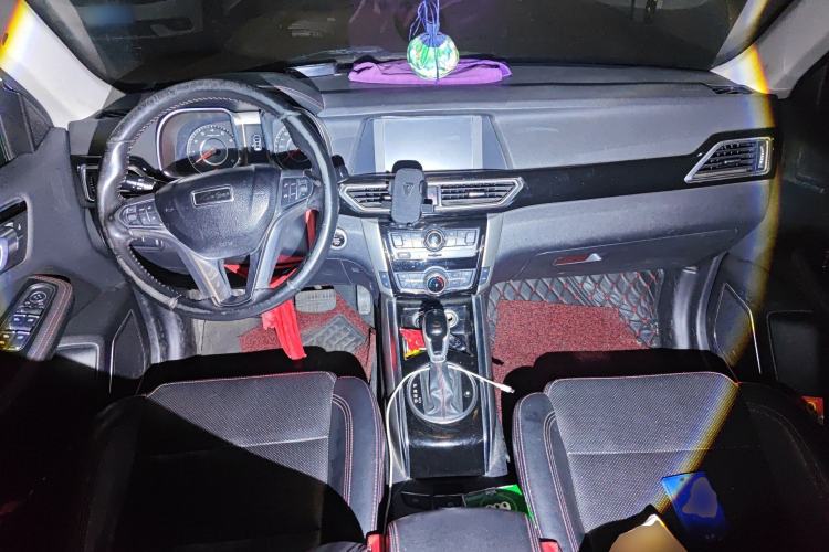 Used Zotye Domy X5 2015 1.5T CVT ZhiXian Model China IV Standard Center Console