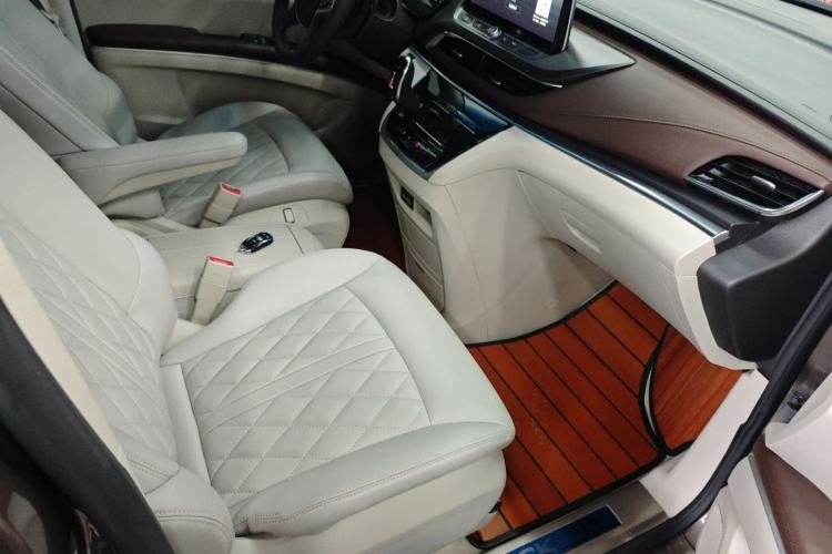 Used Buick GL8 2023 Land Executive Class Smart Enjoyment Model