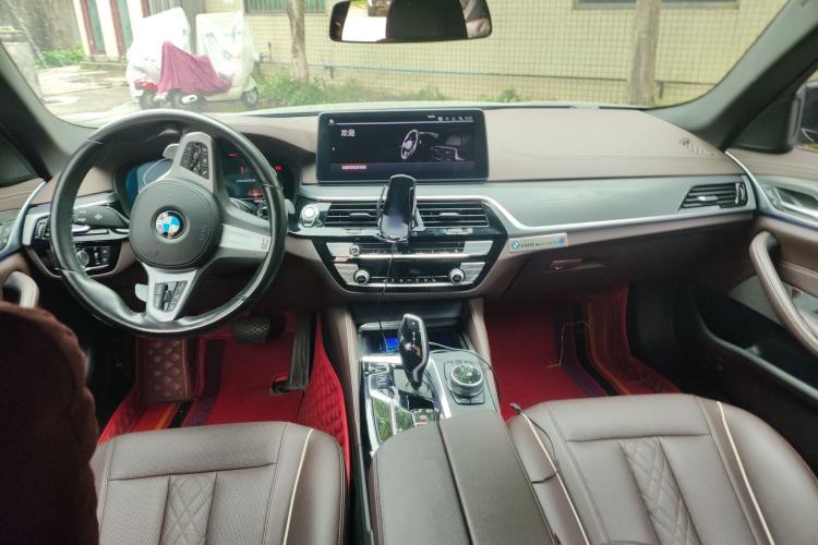 Used BMW 5 Series 2021 Facelifted 530Li Leading Edition M Sport Package Center Console