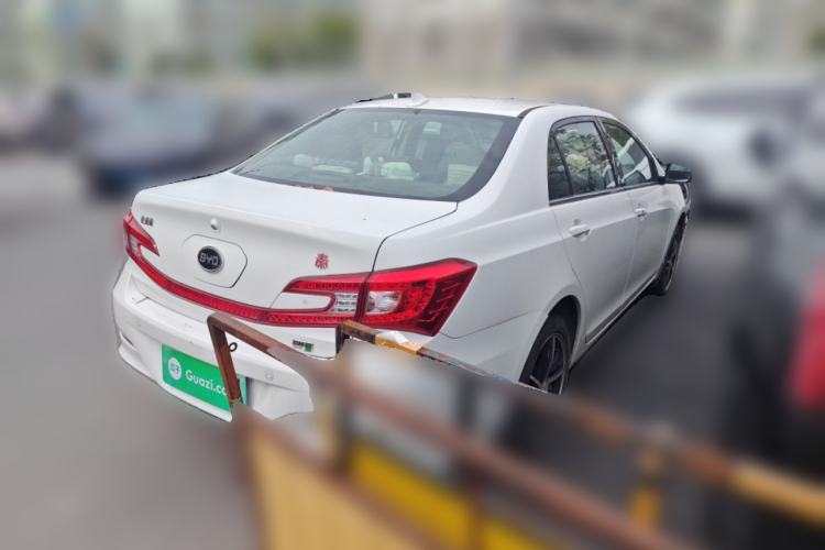 Used BYD Qin New Energy 2014 1.5T Cool Black Knight Flagship Model
