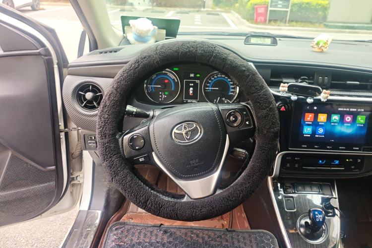 Used Toyota Levin 2017 Revised Dual-Engine 1.8H GS E-CVT Elite Sunroof Version China V Standard Steering Wheel