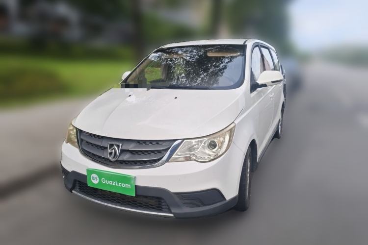 Used Baojun 730 2014 1.5L manual standard trim 7 seats