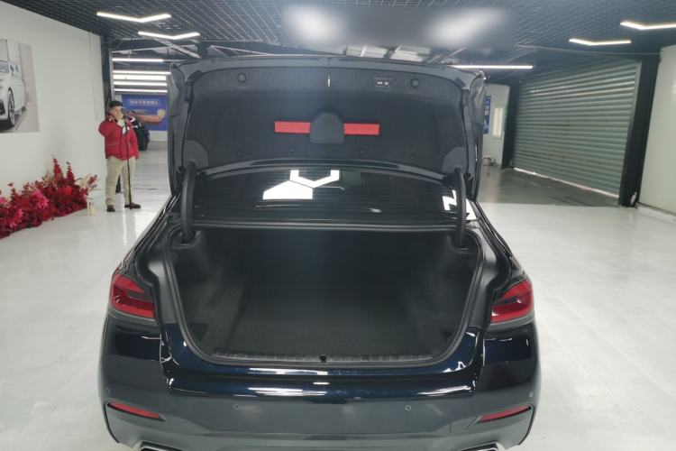 Used BMW 5 Series 2023 530Li Luxury Edition M Sport Package
