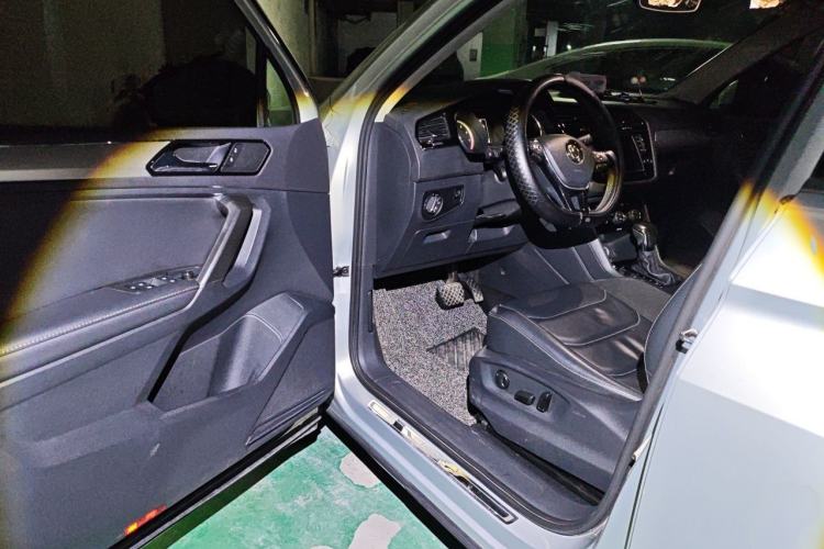 Used Volkswagen Tiguan L 2017 330TSI Automatic Two-Wheel Drive Luxury Edition
