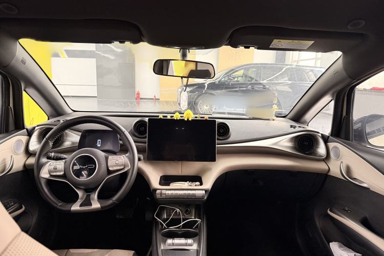 Used BYD Dolphin 2023 420 km Free Version Interior 2