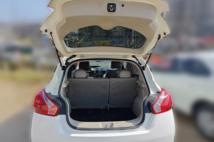 Used Nissan Tiida 2011 1.6L CVT Smart Version
