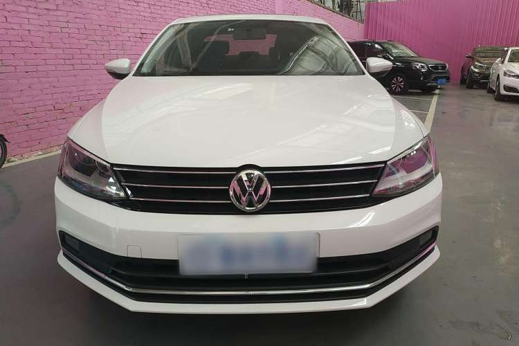 Used Volkswagen Sagitar 2016 230TSI 25th Anniversary Edition Exterior 1