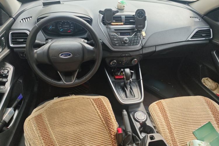 Used Ford Escort 2019 Revised 1.5L Automatic ZhiXiang Version (Tire Pressure Monitoring) China VI Standard Center Console